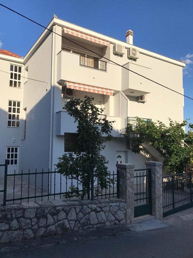 Apartments Zulim โตรกีร์ ภายนอก รูปภาพ